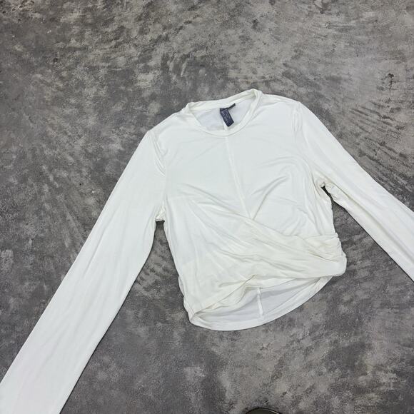 Sweaty Betty London Size Medium Wrap Front Long Sleeve Off White Tee Shirt Crop - Picture 5 of 10